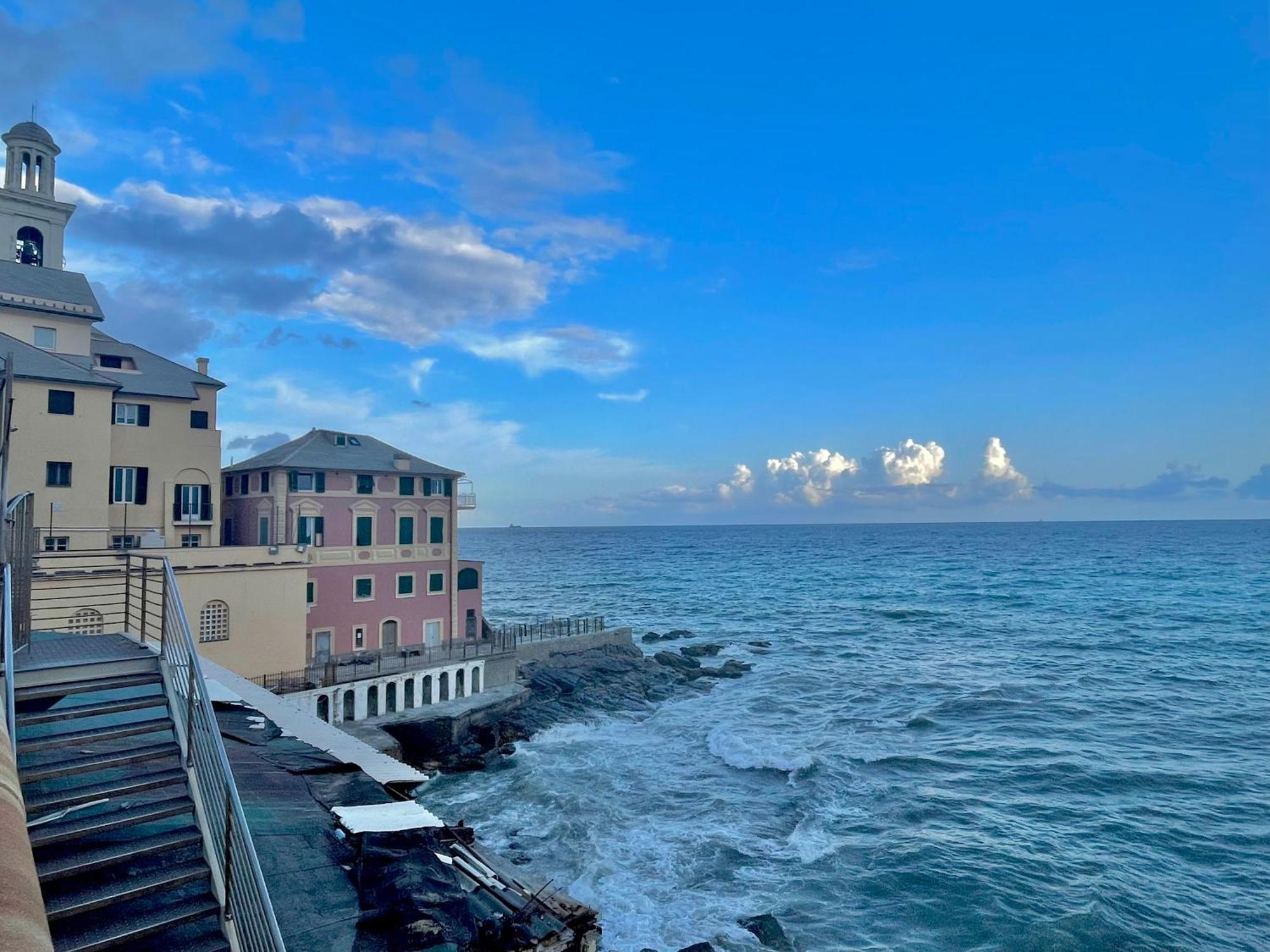 Happy Family Apartments Baia Boccadasse Генуя Екстер'єр фото